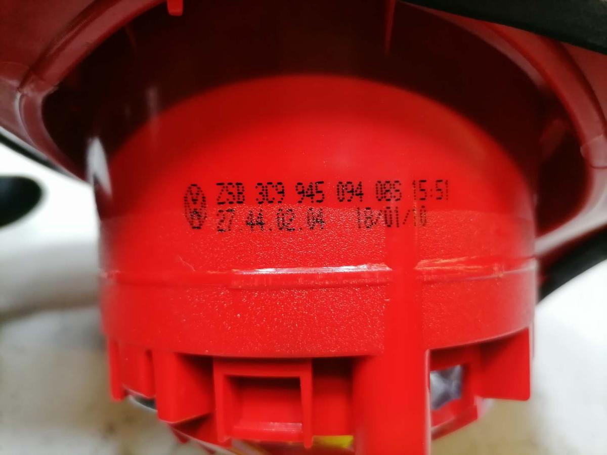 VW Passat 3C original R&uuml;cklicht R&uuml;ckleuchte Schlussleuchte innen rechts Bj.2010